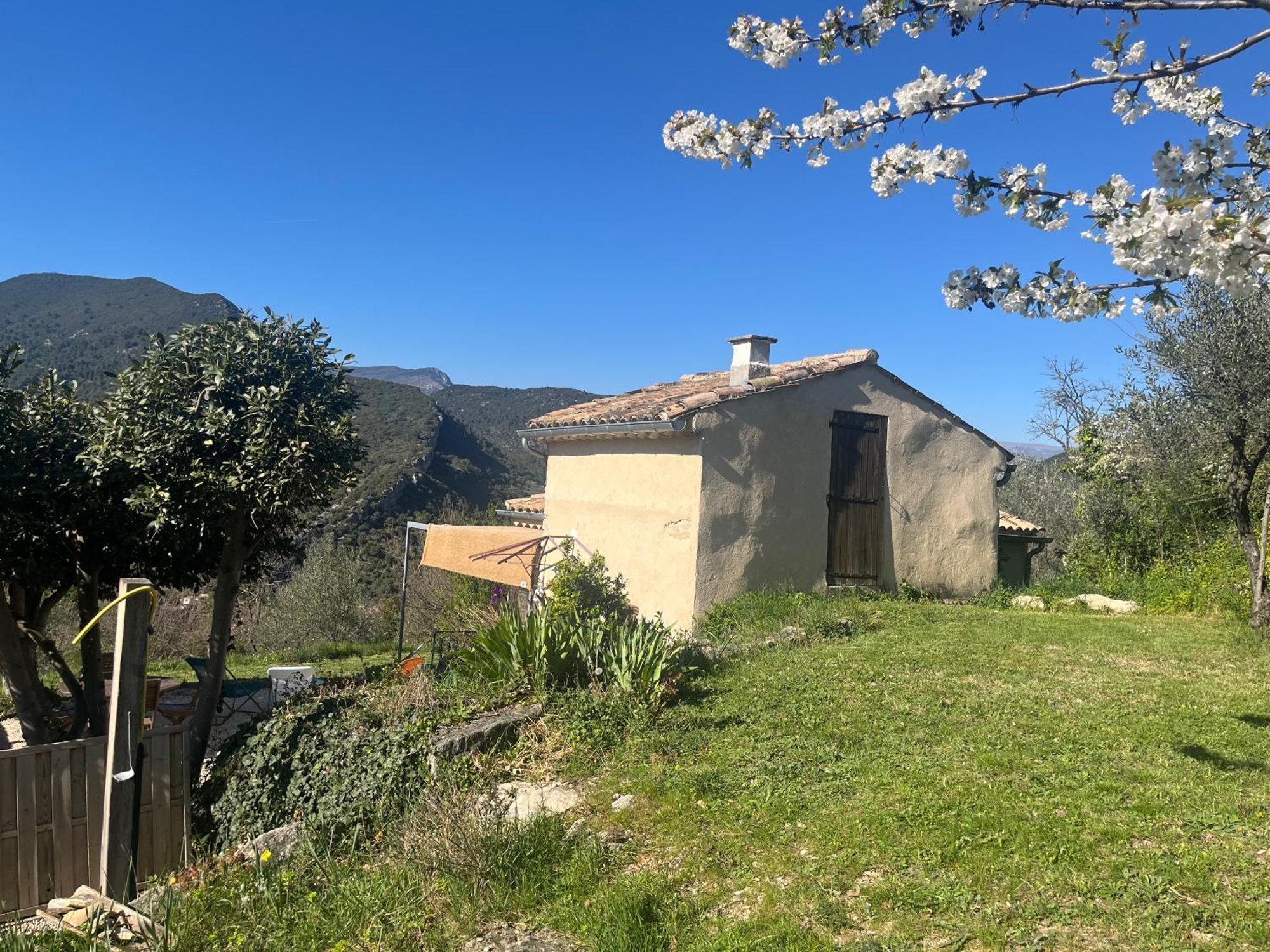 Cabanon Entoure De Montagnes Et D'oliviers Holiday home