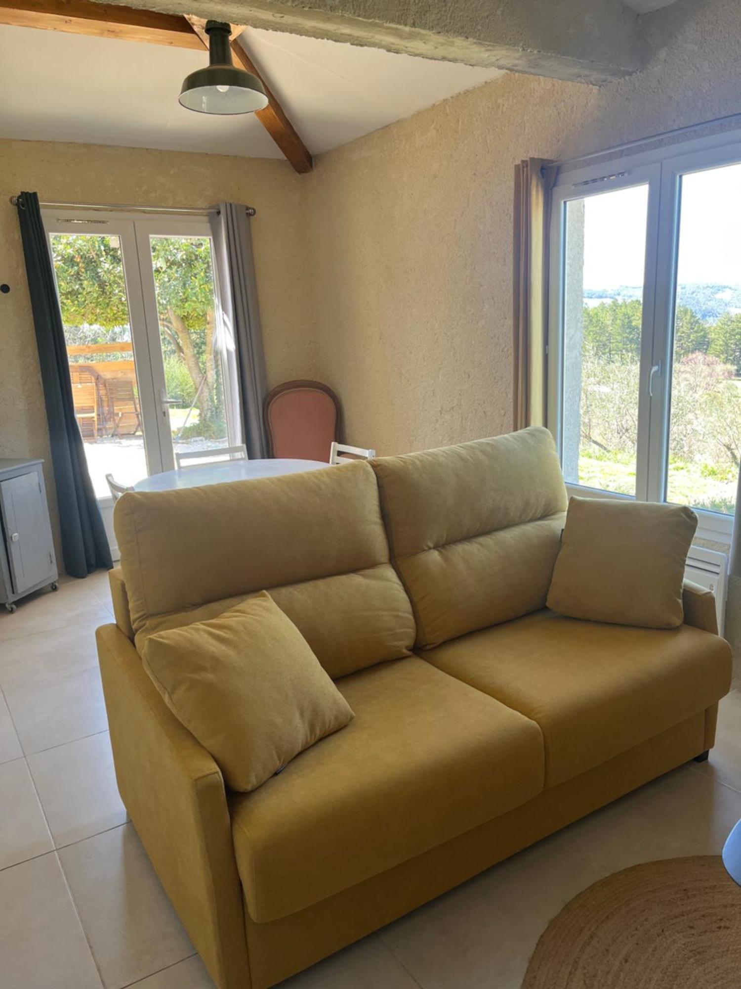 Cabanon Entoure De Montagnes Et D'oliviers Holiday home Nyons
