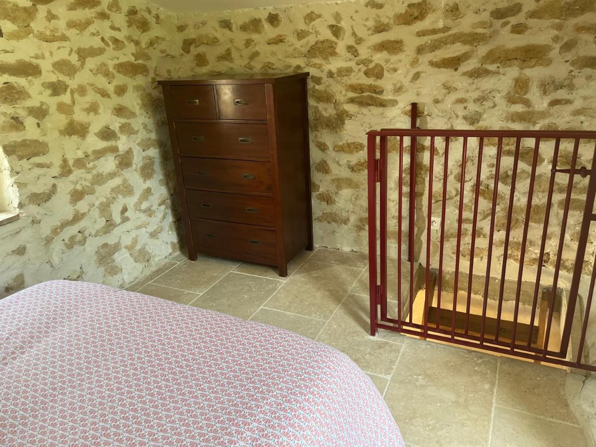 Cabanon Entouré De Montagnes Et D'oliviers Hébergement de vacances Nyons